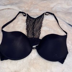 NWOT/ Beautiful black push-up bra.